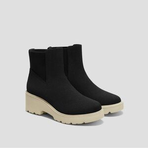 Vivaia Everly Round-Toe Chunky Platform Travel Boots